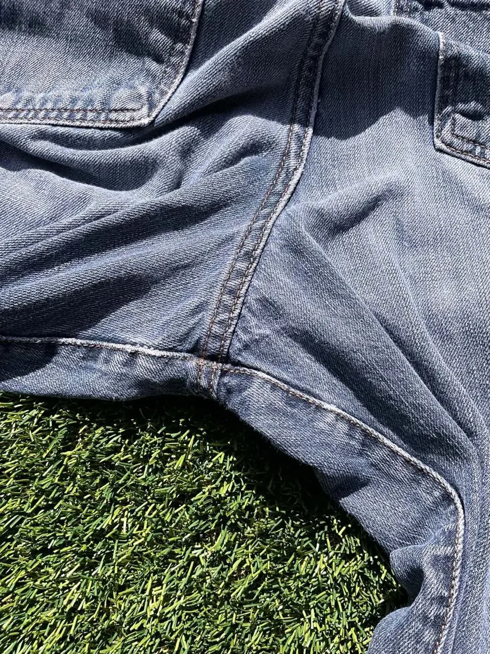 Calvin Klein Jeans Men's Relaxed Straight Leg Blue Denim Jeans